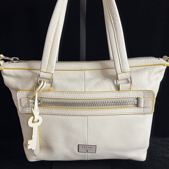 Fossil Soft Leather Cream Shoulder Bag - Picture 3 of 8